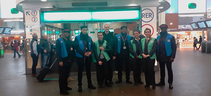 Une équipe d'agents RATP et SNCF en gare de La Défense